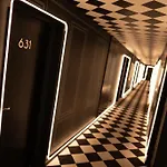 Moxy La Paris