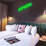 Hotel Moxy La