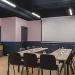 Moxy La Hotel Paris