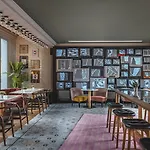 Hotel Moxy La