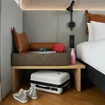Hotel Moxy La 4*