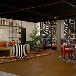 Hotel Moxy La
