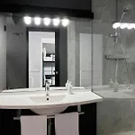 Moxy La Hotel