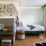 Moxy La Hotel Paris