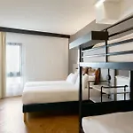 Moxy La Hotel