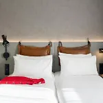 Hotel Moxy La