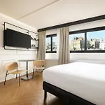 Moxy La Paris