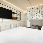 Moxy La Paris