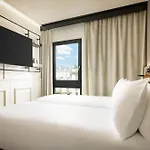 Moxy La