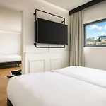 Moxy La Hotel 4*