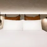 Moxy La Hotel Paryż