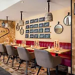 Moxy La