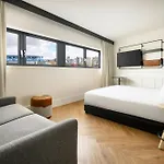 Hotel Moxy La Paris
