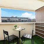 Moxy La Hotel Paris