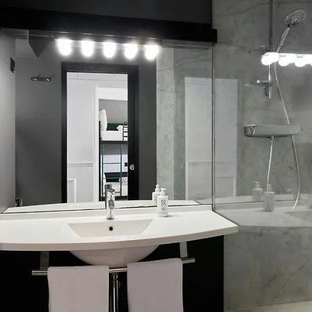 Moxy La Hotel