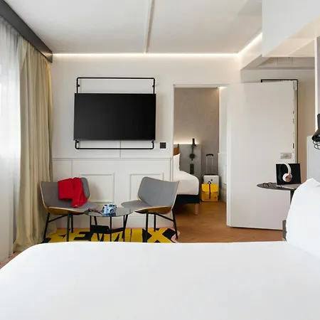 Hotel Moxy La 4*