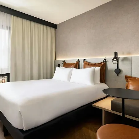 Moxy La Hotel 4*