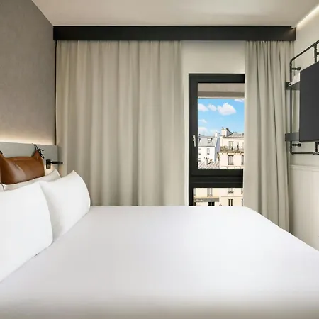 Moxy La Hotel Paris