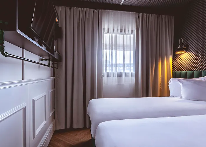 Moxy La Ξενοδοχείο 4*