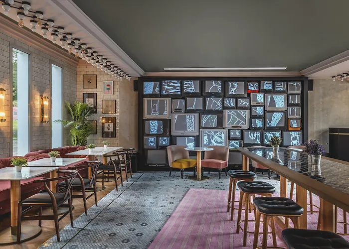 Hotel Moxy La