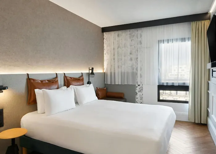 Moxy La Hotel Paris