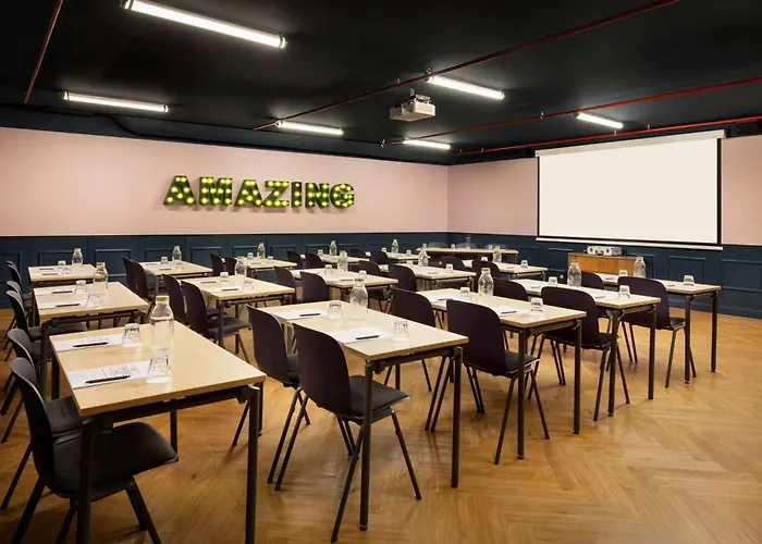 Moxy La Hotel 4*
