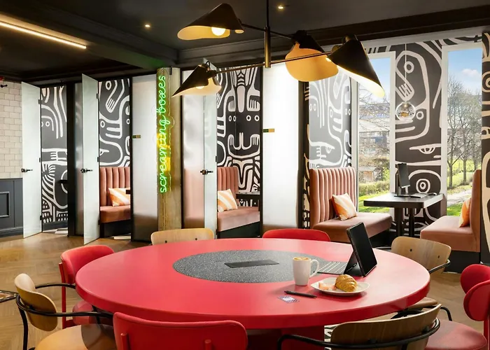 Moxy La Hotel