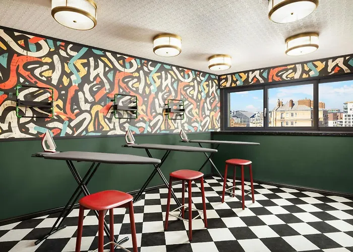 Moxy La