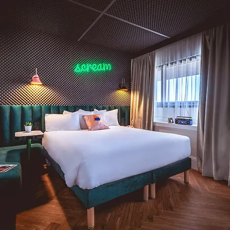 Moxy La 4* パリ