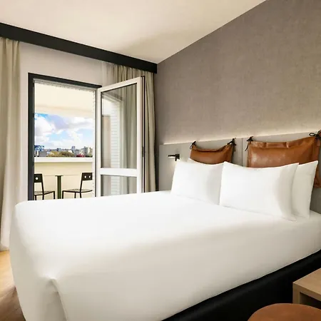 Moxy La ホテル 4*