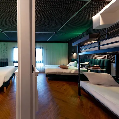 Hotel The Remix 4*