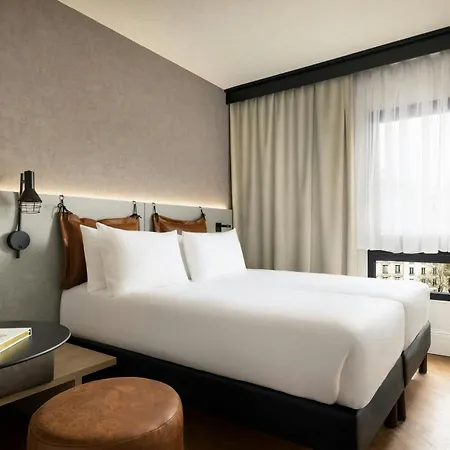 Moxy La Parijs
