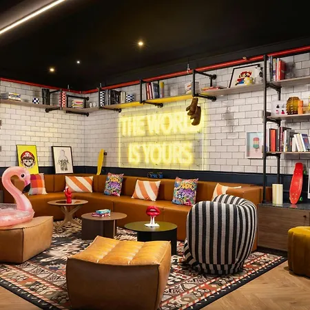 Moxy La 4* Parijs