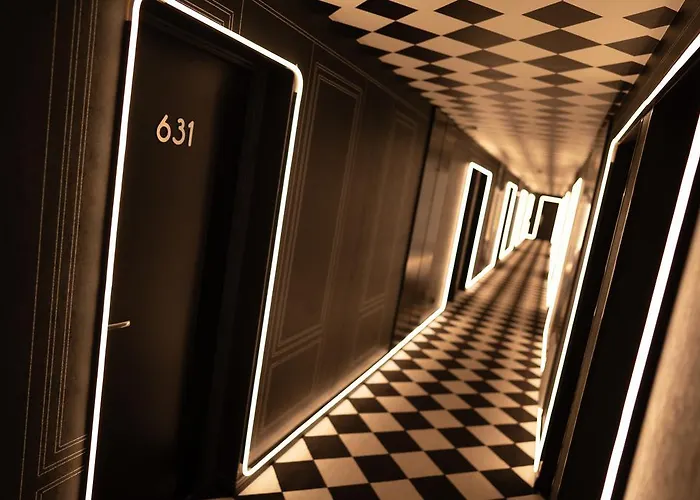 Moxy La Parijs
