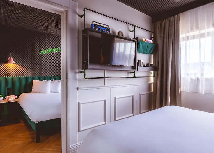 Moxy La 4* Parijs