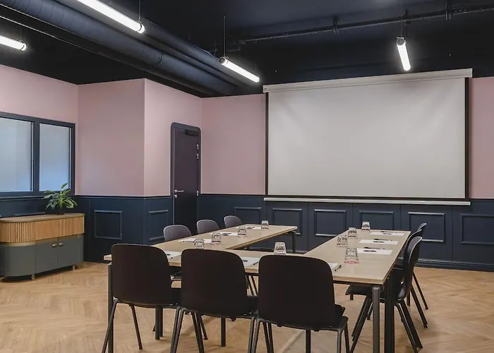 Moxy La Hotel Parijs
