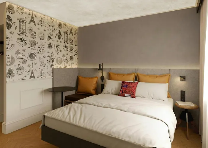Moxy La 4*