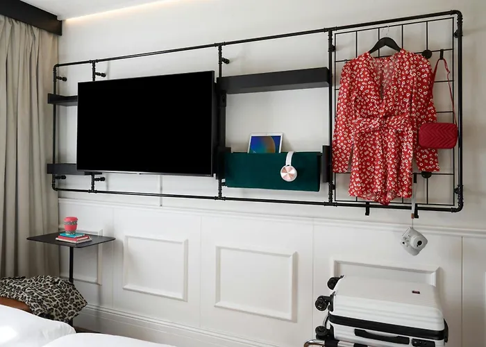 Moxy La
